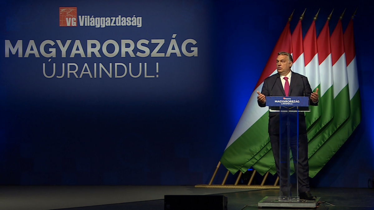 Orbán Viktor: a gyermekes családok visszakapják a 2021-ben befizetett szja-t