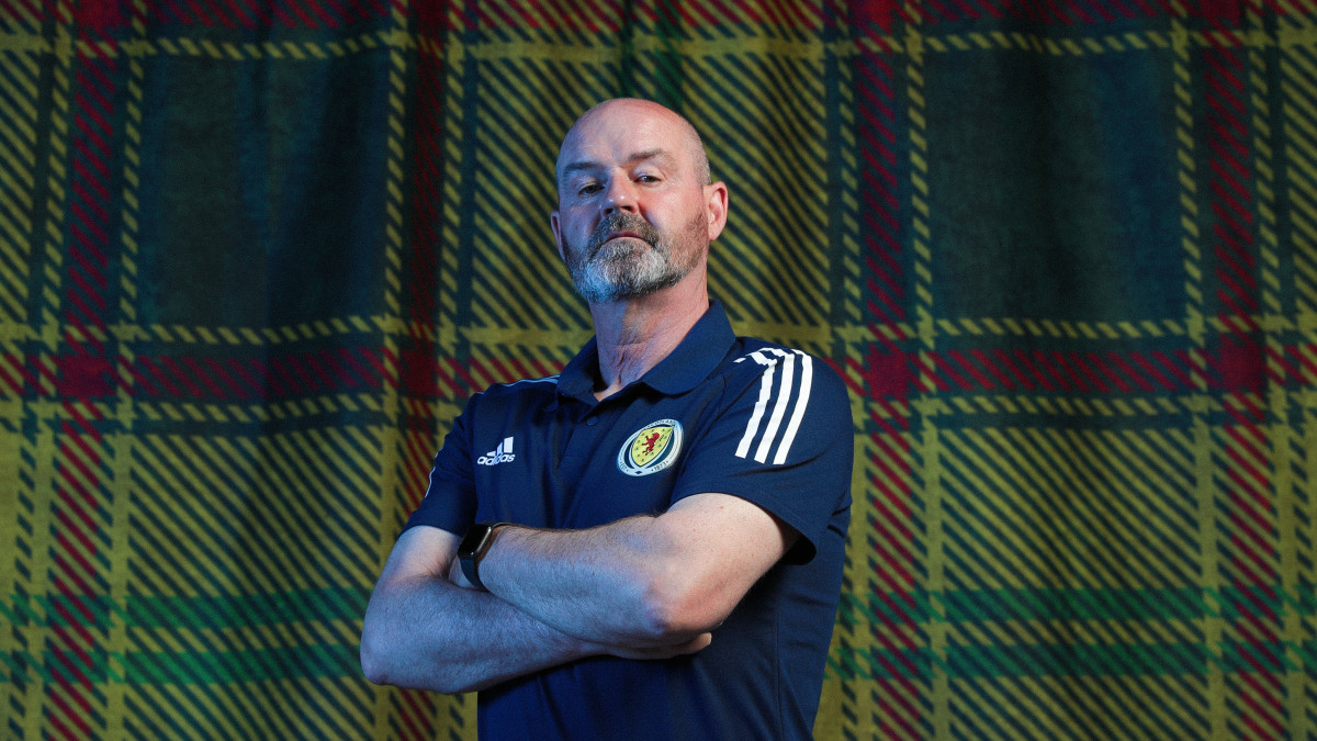 MADRID, SPAIN - MAY 30: Scotland manager Steve Clarke poses during the official UEFA Euro 2020 media access day on May 30, 2021 in Alicante, Spain. (Photo by Gonzalo Arroyo - UEFA/UEFA via Getty Images)