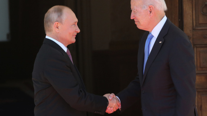 Megkezdődött Joe Biden és Vlagyimir Putyin találkozója