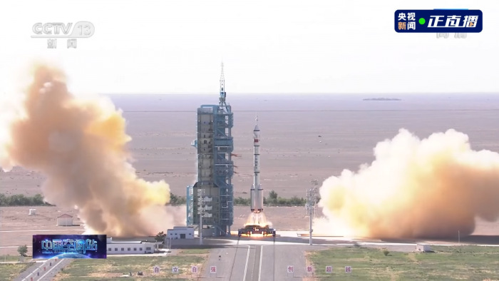 Megérkezett a készülő kínai űrállomásra a három asztronauta - videó