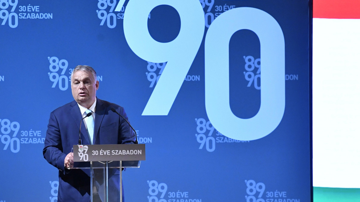 Orbán Viktor miniszterelnök beszédet mond A magyar függetlenség napja című konferencián a Pesti Vigadóban 2021. június 19-én.