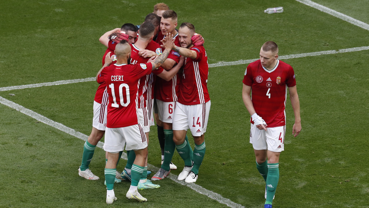 BUDAPEST, HUNGARY - JUNE 19: Players of Hungary celebrate after the UEFA Euro 2020 Championship Group F match between Hungary and France at Puskas Arena on June 19, 2021 in Budapest, Hungary. (Photo by Laszlo Balogh - Pool/Getty Images)