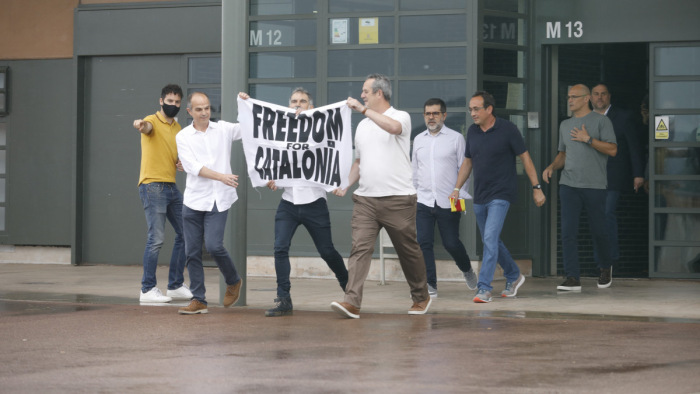Elhagyhatta a börtönt a kilenc katalán függetlenségi vezető
