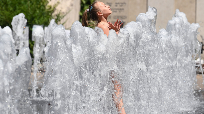Riasztó hőség Magyarországon: 40 fok felett a csütörtöki csúcs