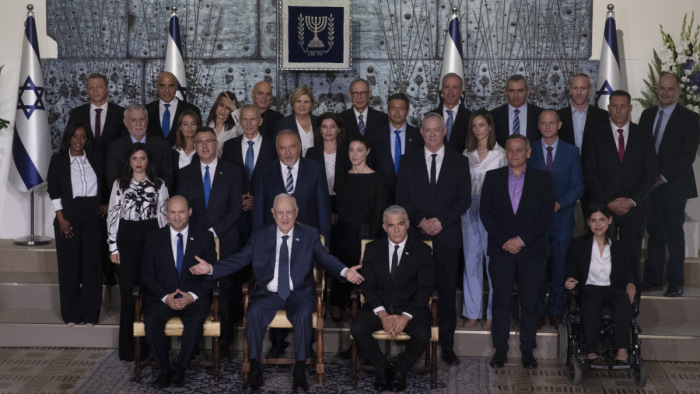 Megtette első nagy lépését az új izraeli kormánykoalíció
