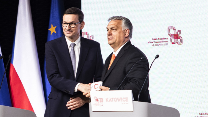 A lengyel miniszterelnök felhívta Orbán Viktort: Magyarország blokkolni fogja az orosz SWIFT-részvételt