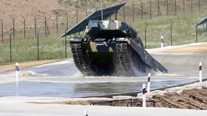 Már lehet tesztelni a tankokat a ZalaZone-parkban