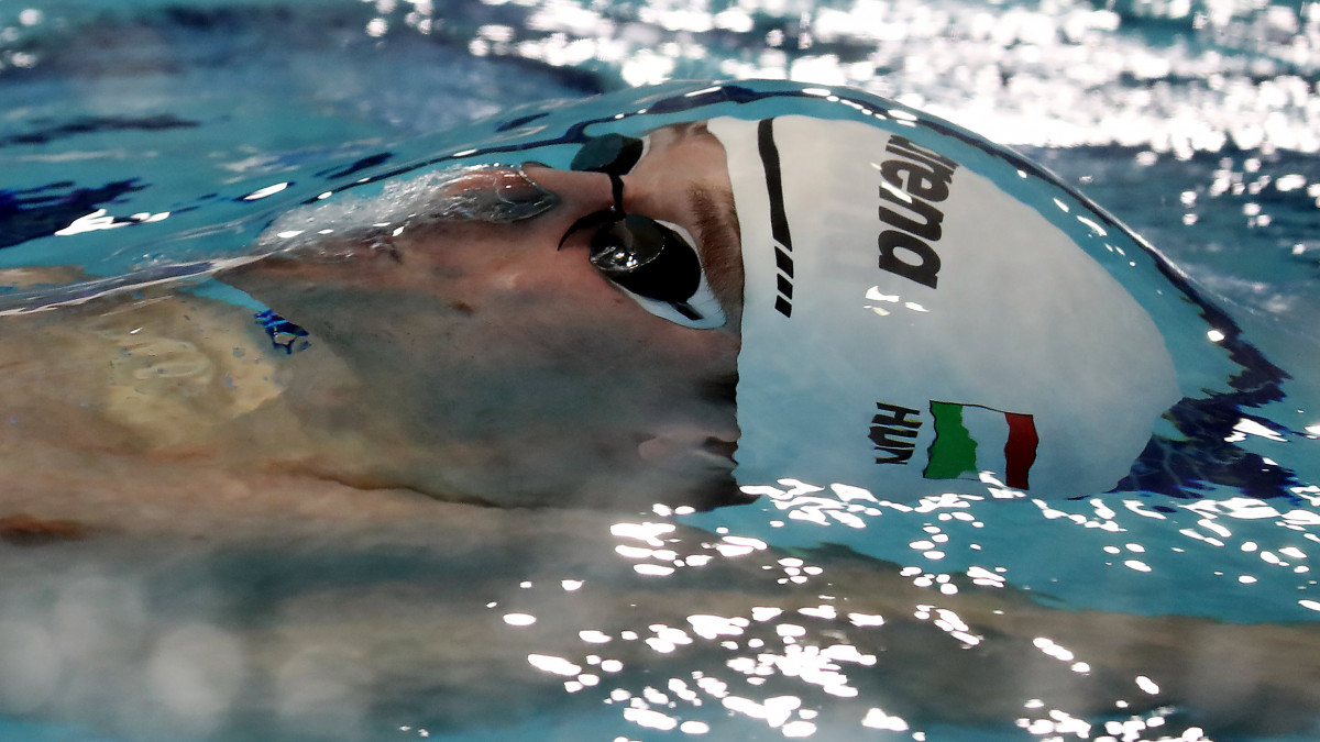 Bohus Richárd a 100 méteres hátúszás elődöntőjében a glasgow-i rövidpályás úszó Európa-bajnokságon 2019. december 5-én.