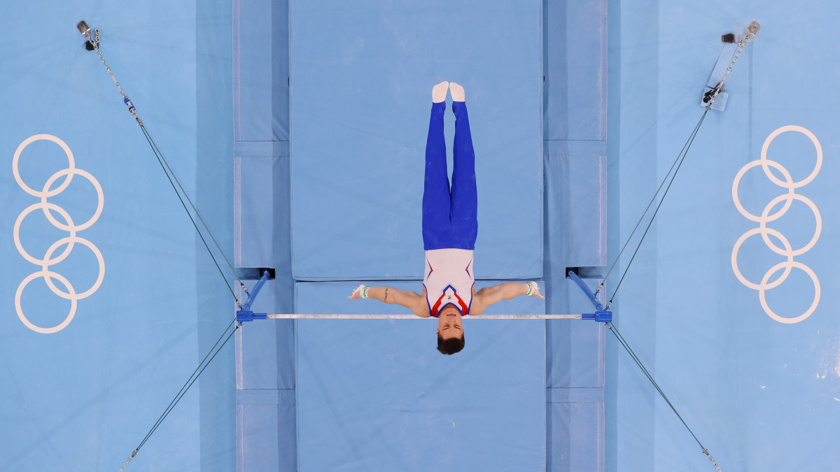 TOKYO, JAPAN - JULY 26: Nikita Nagornyy of Team ROC competes on the horizontal bar during the Mens Team Final on day three of the Tokyo 2020 Olympic Games at Ariake Gymnastics Centre on July 26, 2021 in Tokyo, Japan. (Photo by Jamie Squire/Getty Images)