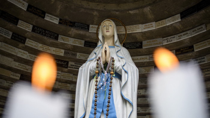 Vasárnap ünnepli a legfontosabb Mária-ünnepet a katolikus egyház