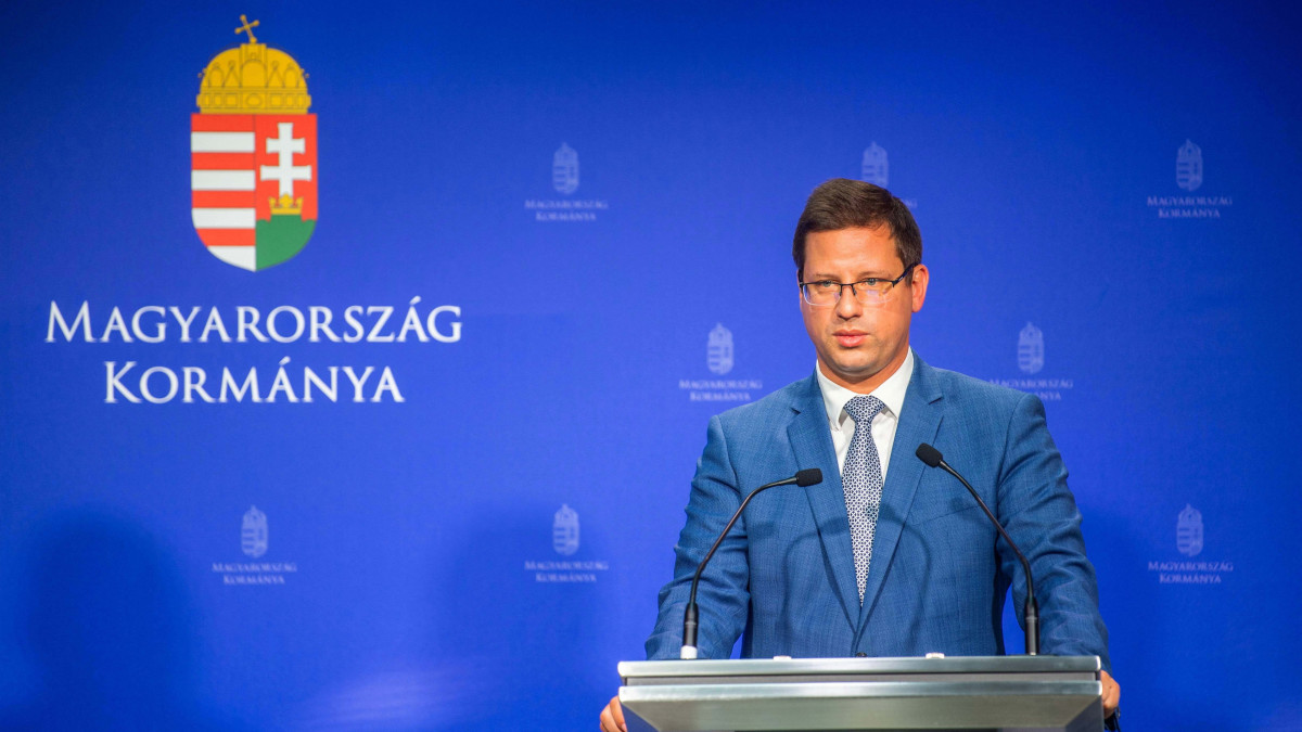 Gulyás Gergely, a Miniszterelnökséget vezető miniszter a Kormányinfó sajtótájékoztatón a Miniszterelnöki Kabinetiroda sajtótermében 2021. augusztus 21-én.