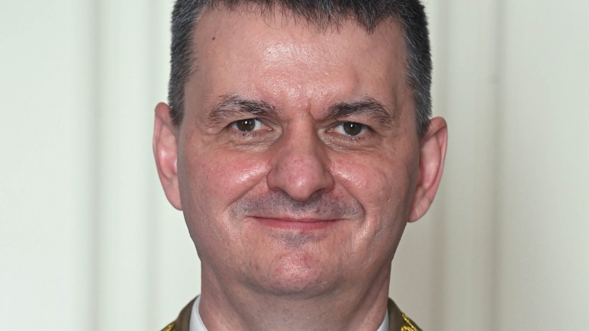 Kajári Ferenc, a Katonai Nemzetbiztonsági Szolgálat igazgatója a Sándor-palotában, ahol vezérőrnaggyá léptette elő Áder János köztársasági elnök 2021. március 12-én.
