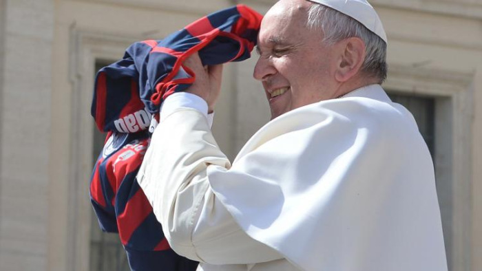 A pápa, aki imádja a futballt és gyűjti a mezeket