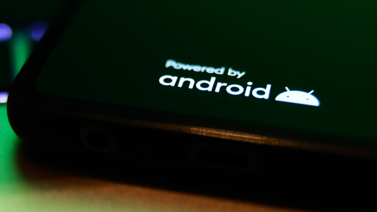 Android logo displayed on a phone screen is seen in this illustration photo taken in Krakow, Poland on September 30, 2021. (Photo by Jakub Porzycki/NurPhoto via Getty Images)