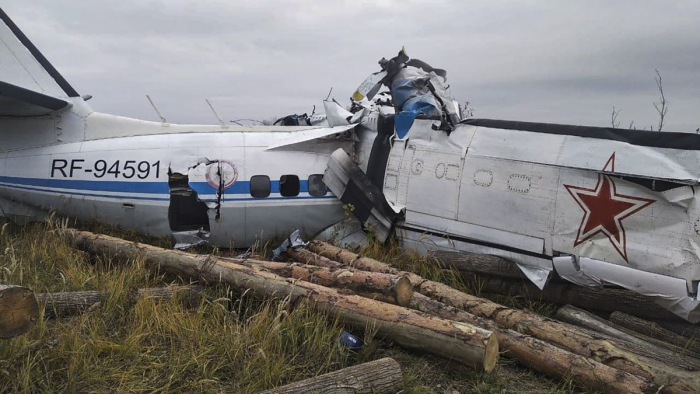 Fotók a lezuhant utasszállító repülőgépről - részleteket is közöltek vasárnap