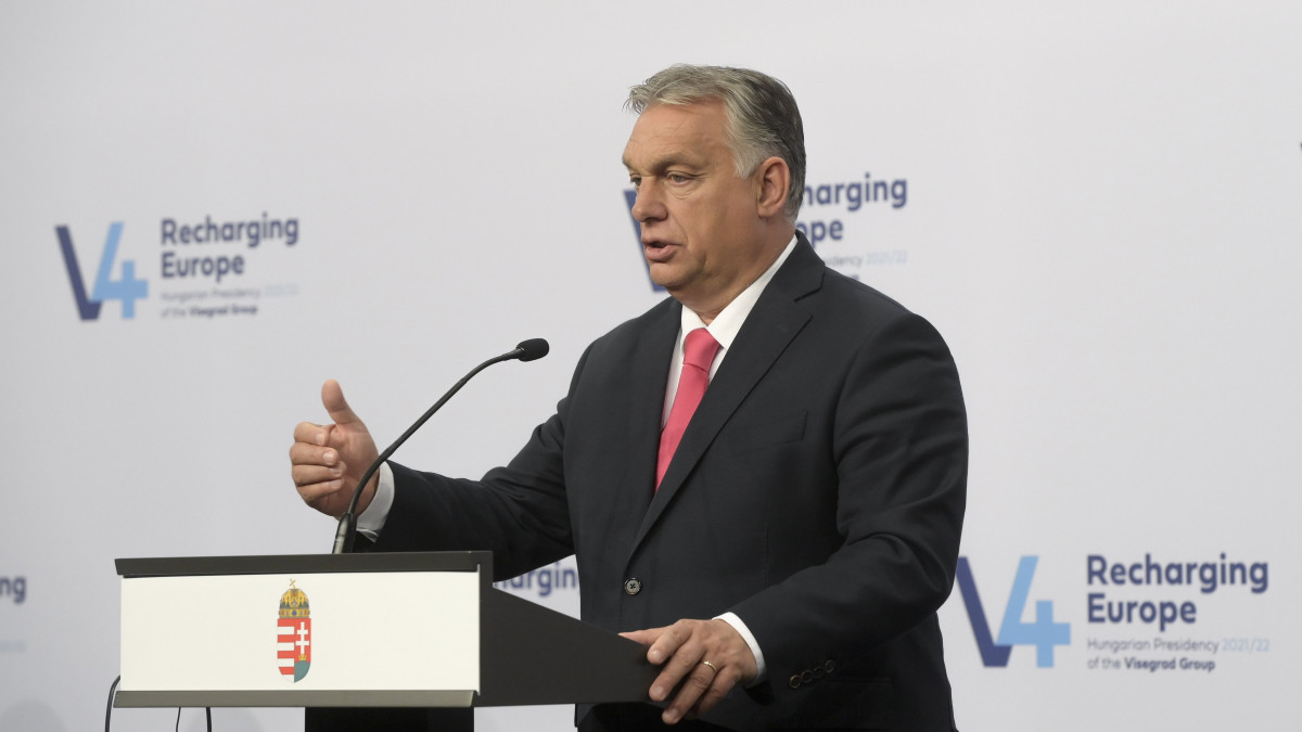 Orbán Viktor miniszterelnök a V4-Egyiptom csúcstalálkozó utáni sajtónyilatkozaton, a Várkert Bazárban 2021. október 12-én.