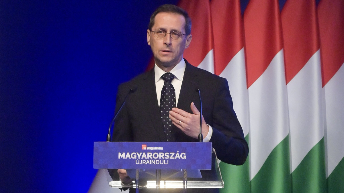 Varga Mihály pénzügyminiszter beszédet mond a Világgazdaság üzleti napilap Magyarország újraindításáról szervezett konferenciáján a Budapest Kongresszusi Központ 2021. június 9-én.