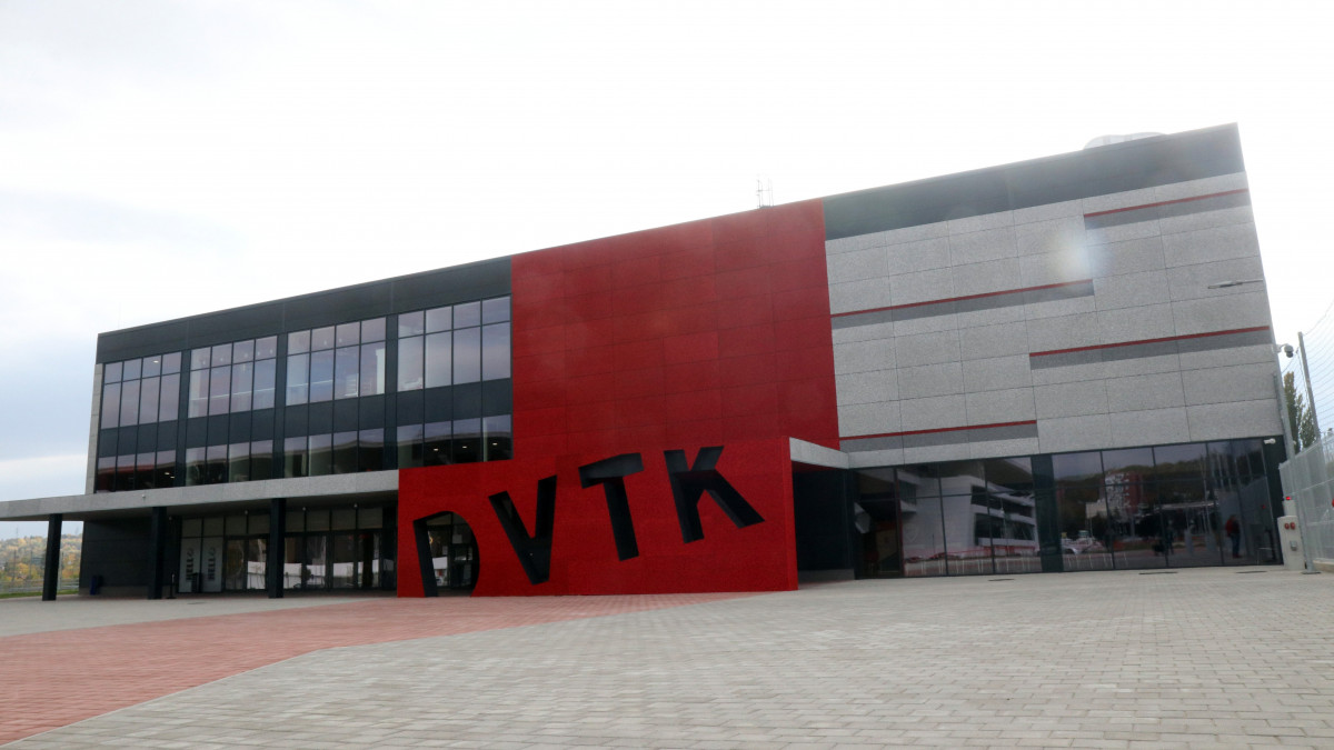 A DVTK új multifunkciós sportcsarnoka, a DVTK Aréna az átadóünnepség napján Miskolcon 2021. október 21-én.