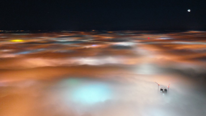 Elnyelte a sűrű köd Budapestet – képek