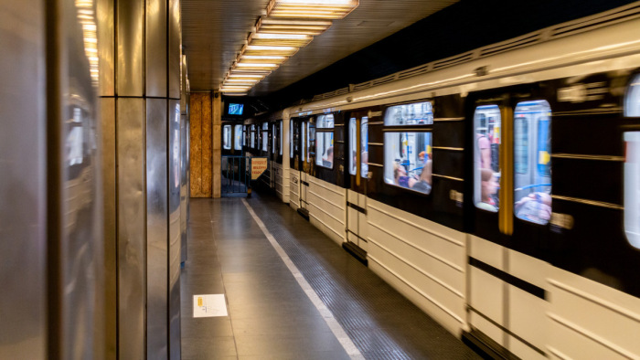Belengették az 5-ös metrót is - Karácsony Gergellyel tárgyalt a DK