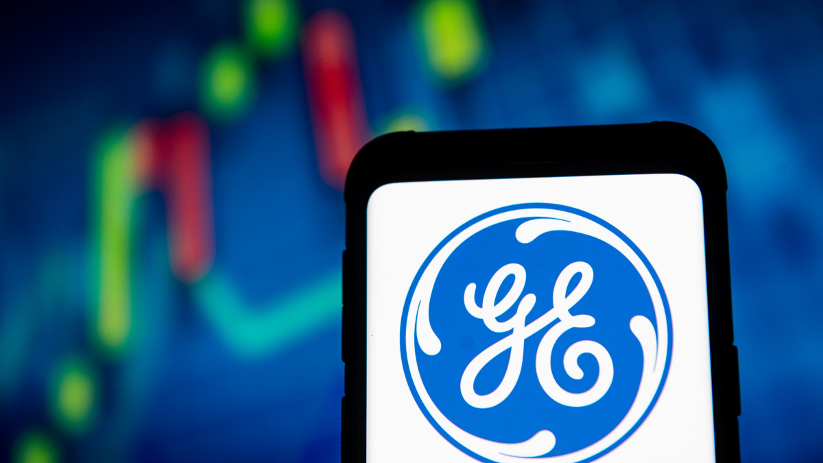 POLAND - 2020/03/23: In this photo illustration a General Electric GE logo seen displayed on a smartphone. (Photo by Mateusz Slodkowski/SOPA Images/LightRocket via Getty Images)
