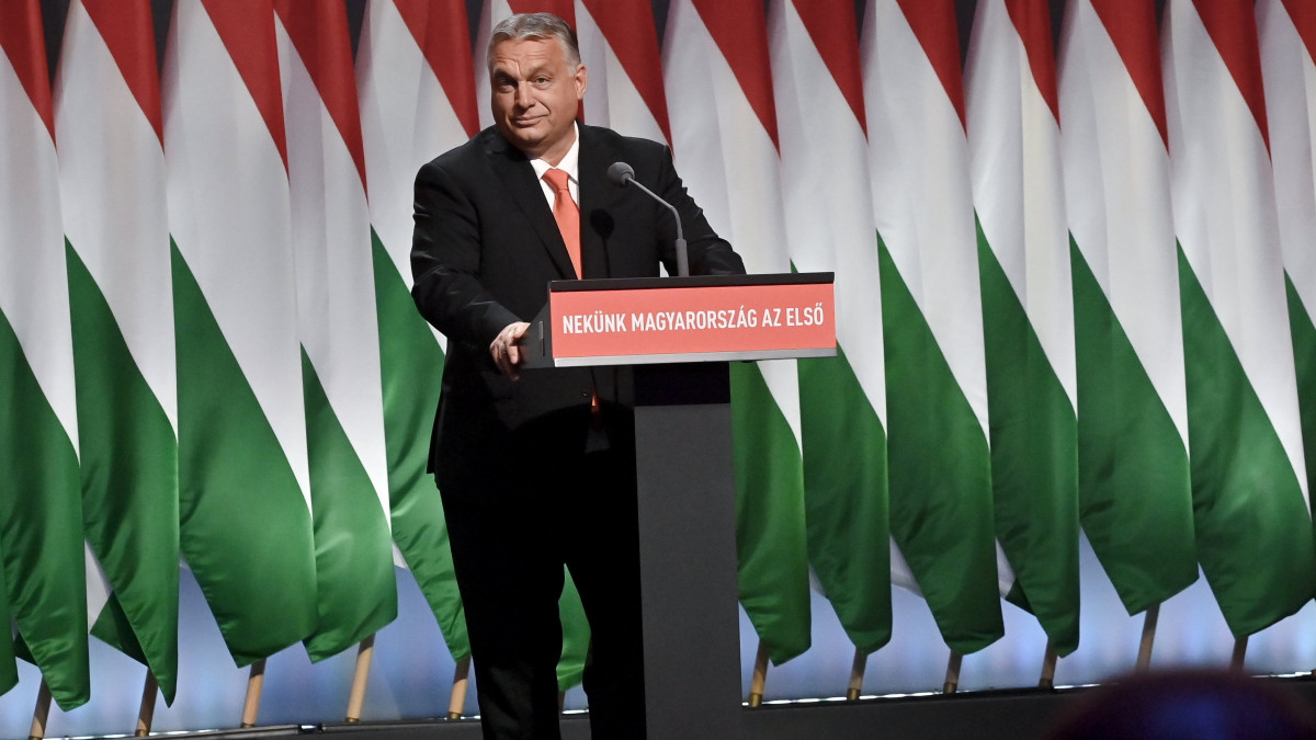 Orbán Viktor, a Fidesz újraválasztott elnöke, miniszterelnök a Fidesz 29. tisztújító kongresszusán Budapesten, a Hungexpón 2021. november 14-én.