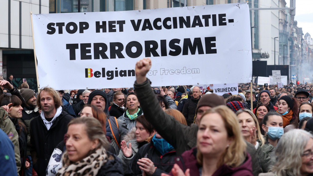 BRUSSELS, BELGIUM - NOVEMBER 21: Demonstrators gather around Nord Train Station to protest against mandatory Covid-19 vaccine, in Brussels, Belgium on November 21, 2021. (Photo by Dursun Aydemir/Anadolu Agency via Getty Images)