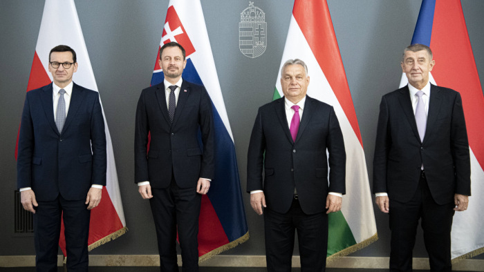 Ukrajna ügyében Londonba megy Orbán Viktor a V4-vezetőkkel