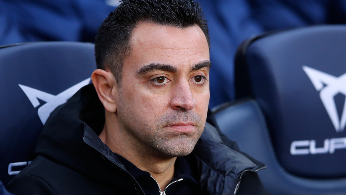 BARCELONA, SPAIN - DECEMBER 04: Xavi Hernandez, head coach of FC Barcelona looks on prior the La Liga Santander match between FC Barcelona and Real Betis at Camp Nou on December 04, 2021 in Barcelona, Spain. (Photo by Eric Alonso/Getty Images)