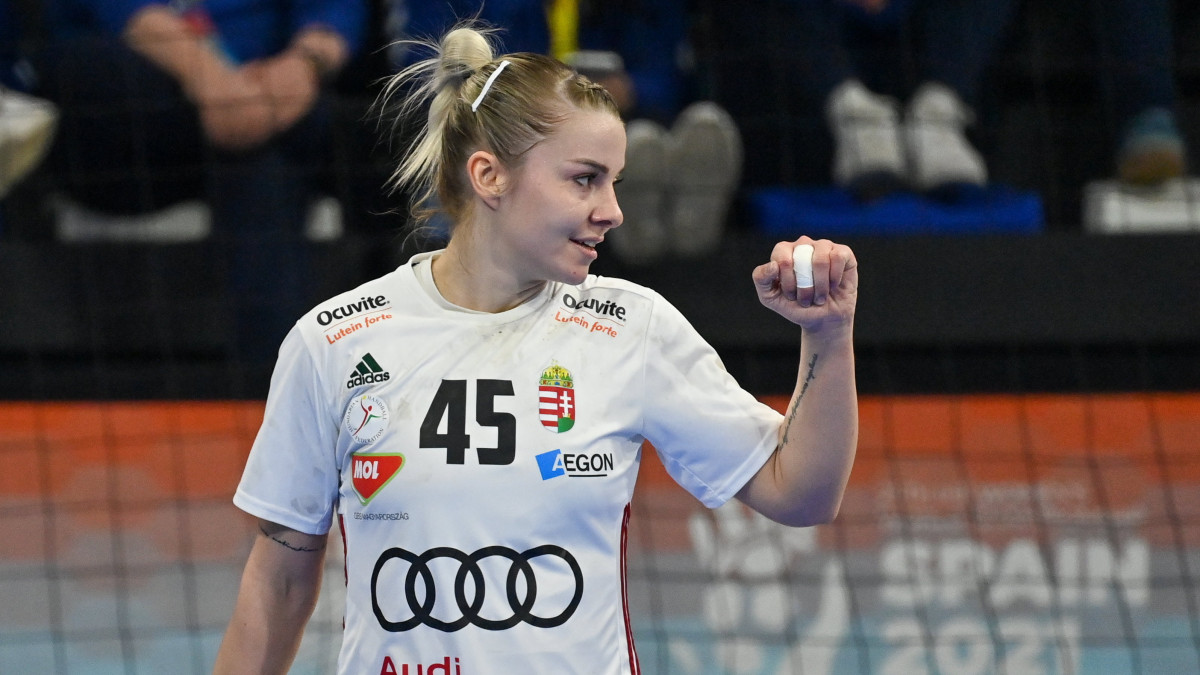 Háfra Noémi a spanyolországi női kézilabda-világbajnokság középdöntőjének harmadik, utolsó fordulójában játszott Magyarország - Koreai Köztársaság mérkőzésen 2021. december 12-én.