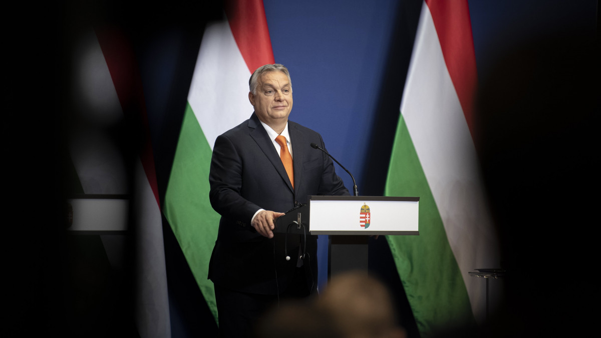A Miniszterelnöki Sajtóiroda által közreadott képen Orbán Viktor miniszterelnök a Kormányinfó sajtótájékoztatón a Karmelita kolostorban 2021. december 21-én.