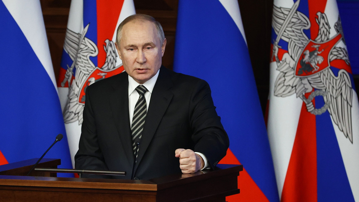 Vlagyimir Putyin orosz elnök a védelmi minisztérium kibővített vezetőségi ülésén Moszkvában 2021. december 21-én.