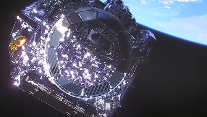 Látványos videó az űrt épp meghódító James Webb-űrteleszkópról
