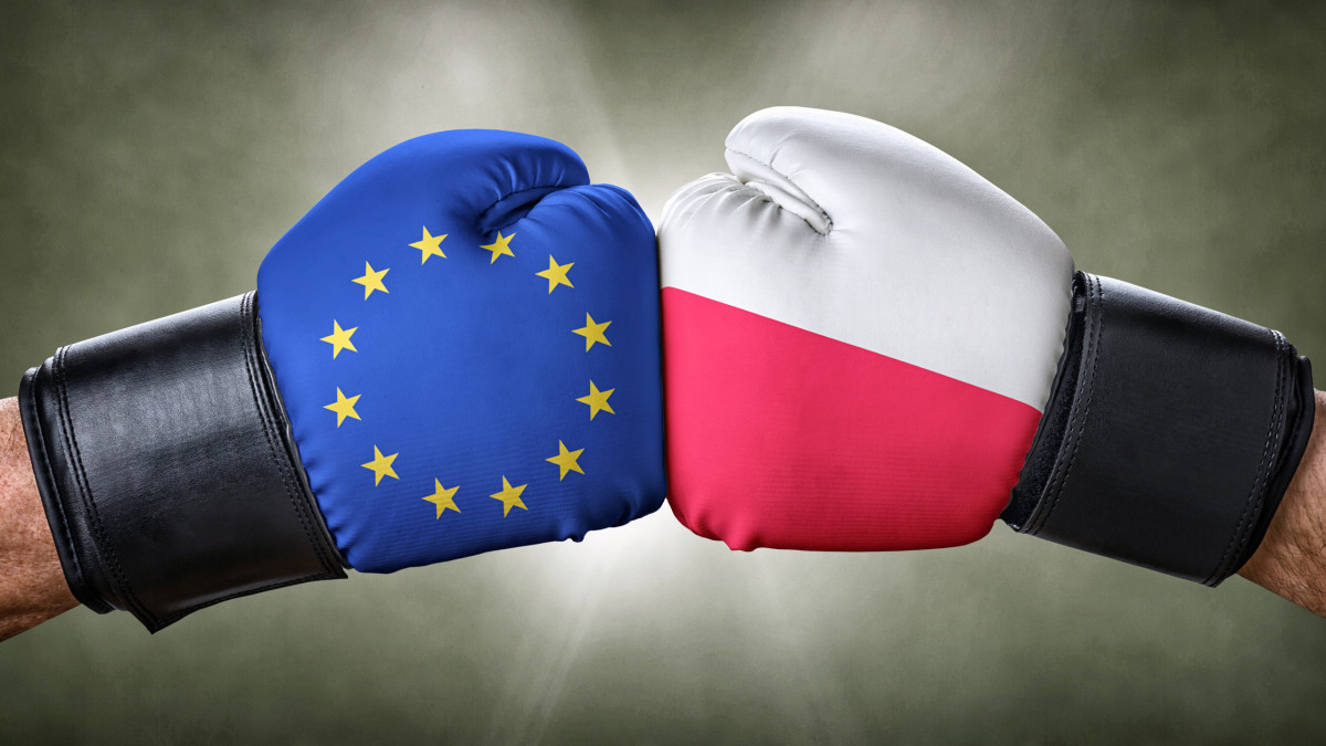 A boxing match between the European Union and Poland