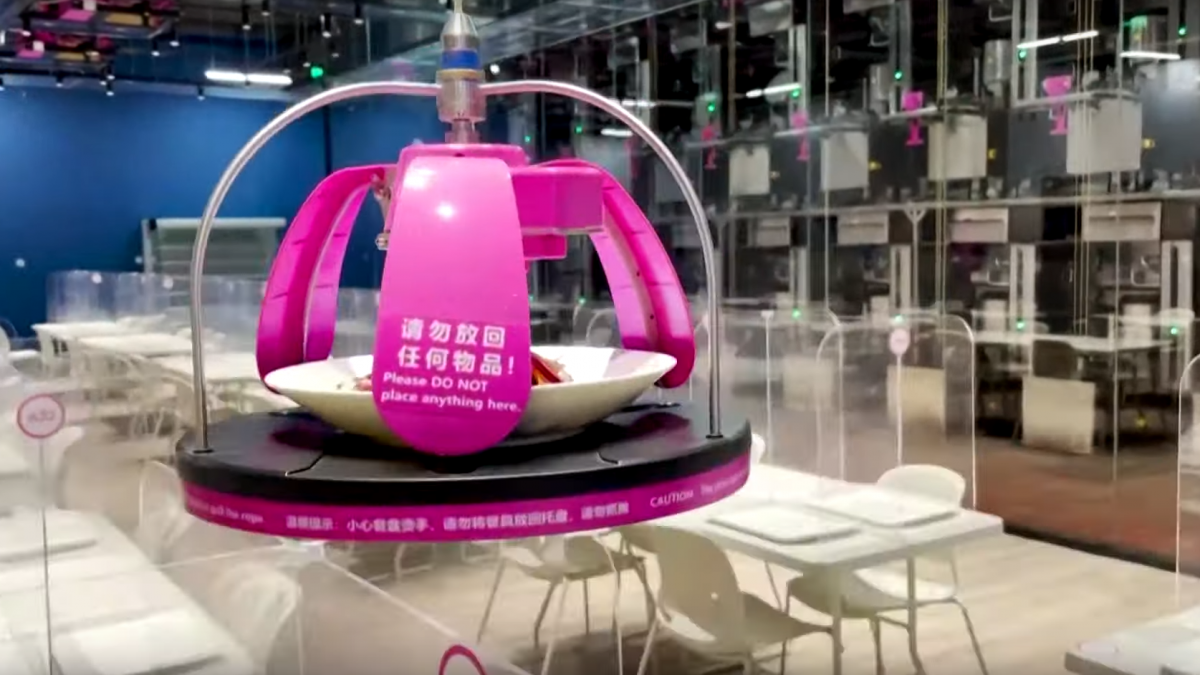 Nem mindennapi robotokat vet be Kína az olimpia idején - videó