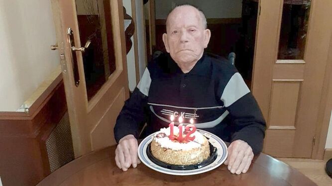 Nem élte meg februári születésnapját a világ legidősebb férfija