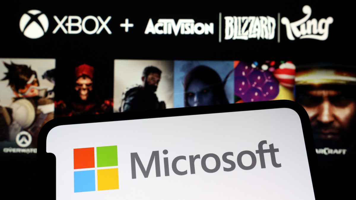 ANKARA, TURKIYE - JANUARY 18: In this photo illustration, the logos of Microsoft and Activision Blizzard are displayed in Ankara, Turkiye on January 18, 2022. (Photo by Hakan Nural/Anadolu Agency via Getty Images)