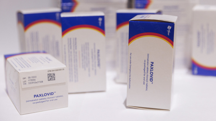 Zöld utat kapott az EU-ban a Pfizer koronavírus-tablettája