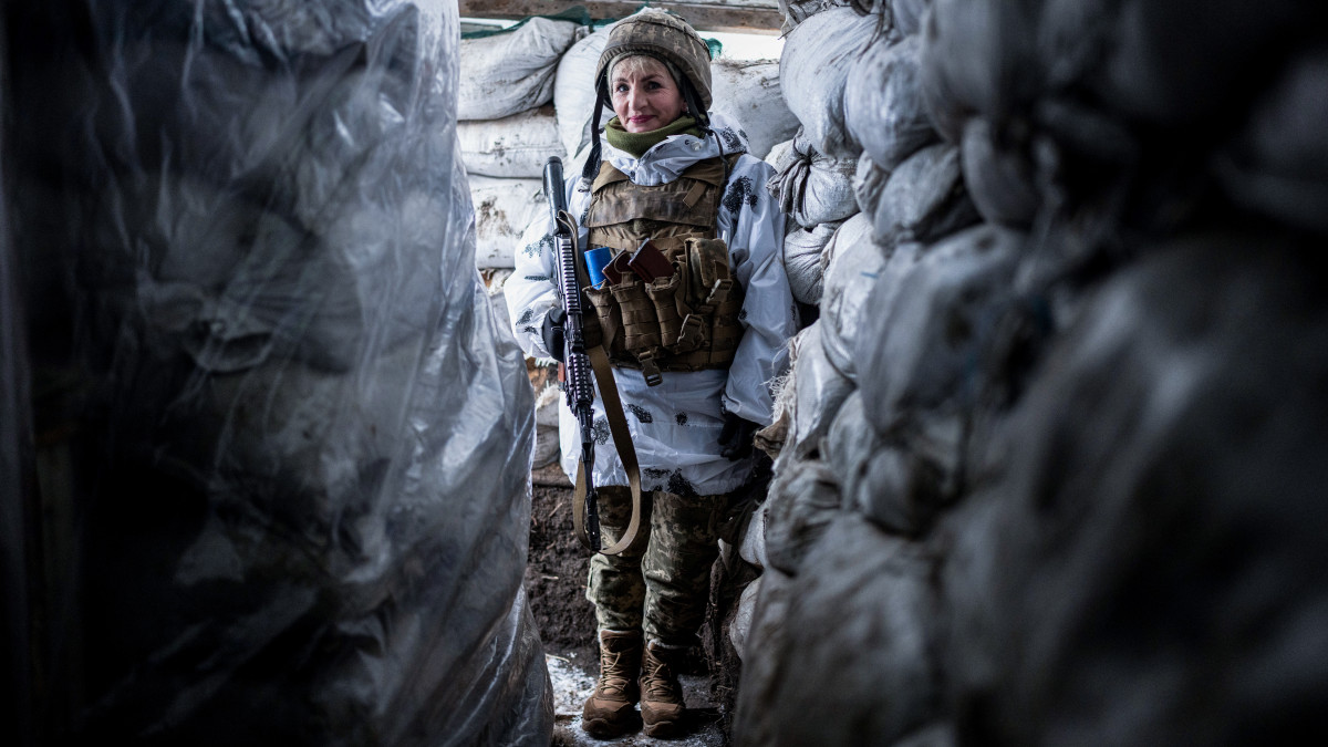 ZALOTE, UKRAINE - JANUARY 27: A Ukrainian soldier of the 24th Brigade is seen outside of Zolote, Ukraine on January 27, 2022. (Photo by Wolfgang Schwan/Anadolu Agency via Getty Images)