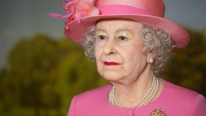 Kiderült a csupasz igazság II. Erzsébet királynő viaszszobráról – képek