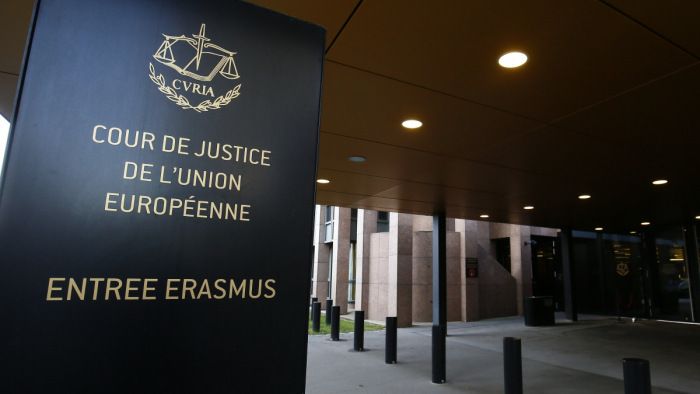 Döntött a bíróság: egyetlen esetben fosztható meg valaki a menekültstátuszától