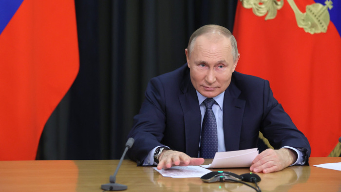 A szakadárok függetlenségük elismerésére kérték Vlagyimir Putyint