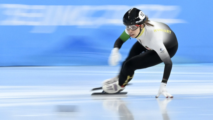 Jászapáti Petra olimpiai elődöntős 1500 méteren, Kónya Zsófiát kizárták