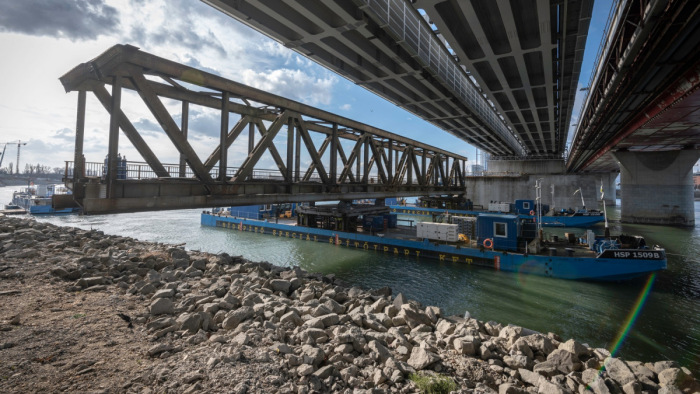 Déli körvasút: újabb mérföldkő a Duna-híd újjáépítésében – képek