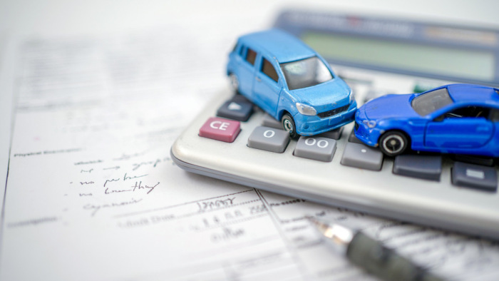Megkönnyebbülhetnek az autósok: nem kell sietni a gépjárműadó befizetésével