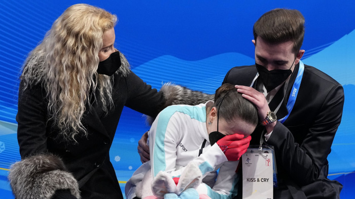 Nem bírta el a kamaszlány a nyomást – a téli olimpia csütörtöki összefoglalója