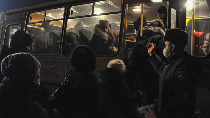 Ukrajna: nem teljesen igaz, hogy több tízezer Donyec-medencei menekült Oroszországba