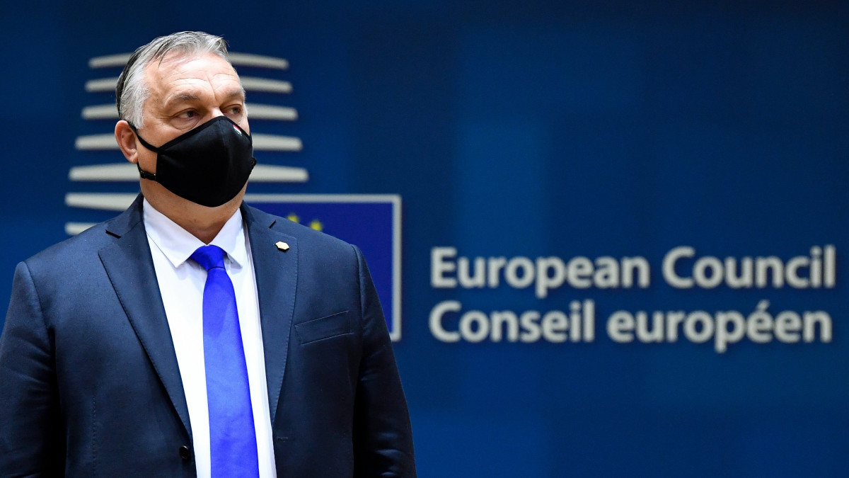 Az Európai Tanács által közreadott képen Orbán Viktor miniszterelnök az Európai Unió brüsszeli csúcsértekezletén 2021. december 16-án.