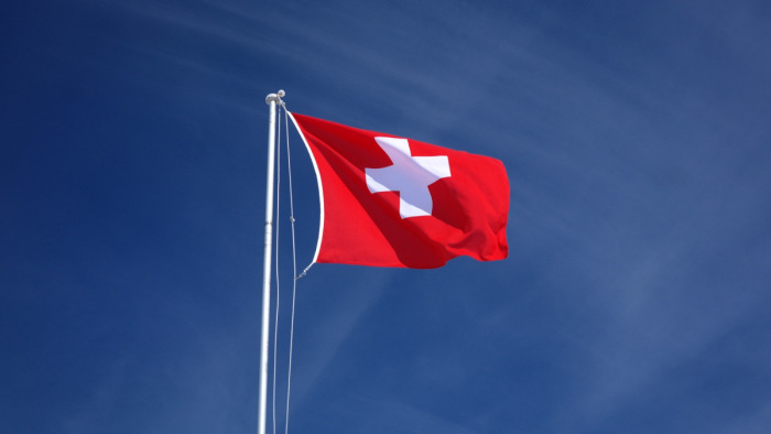 Svájc lezárta a légterét