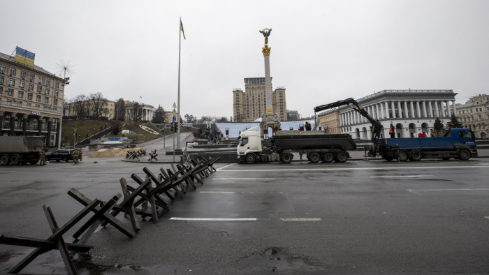 Megrekedt az oroszok hadoszlopa Kijevtől 30 kilométerre